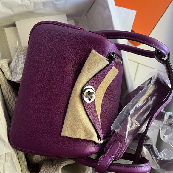 **Hard to find** timeless Hermes mini lindy in Anemone Clemence leather - Picture 4 of 7